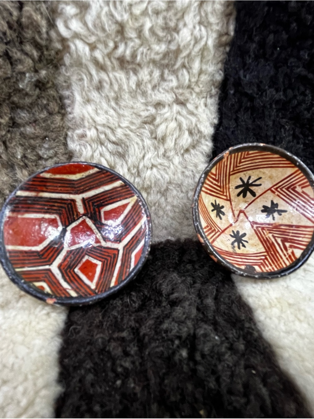 Vintage Pair of Hand-Painted Amazonian Clay Bowls - Mucahuas